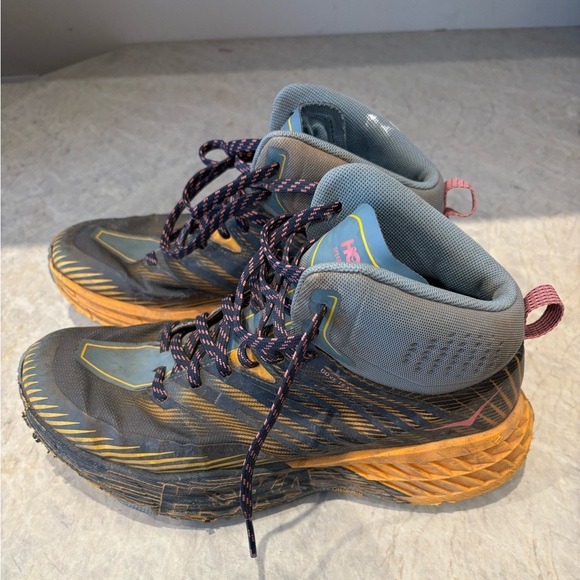 Women’s Hoka Hiking Boots! - Picture 2 of 5